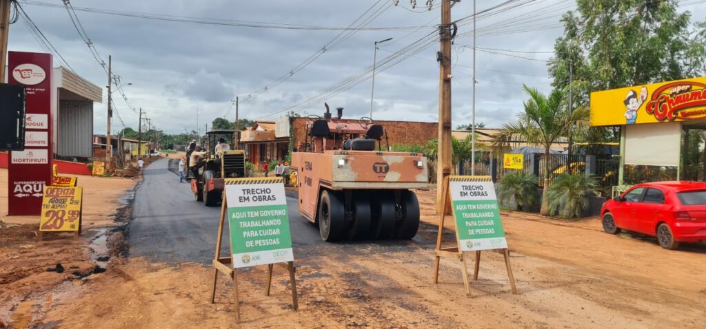 Governo promove obra de pavimentação em Epitaciolândia