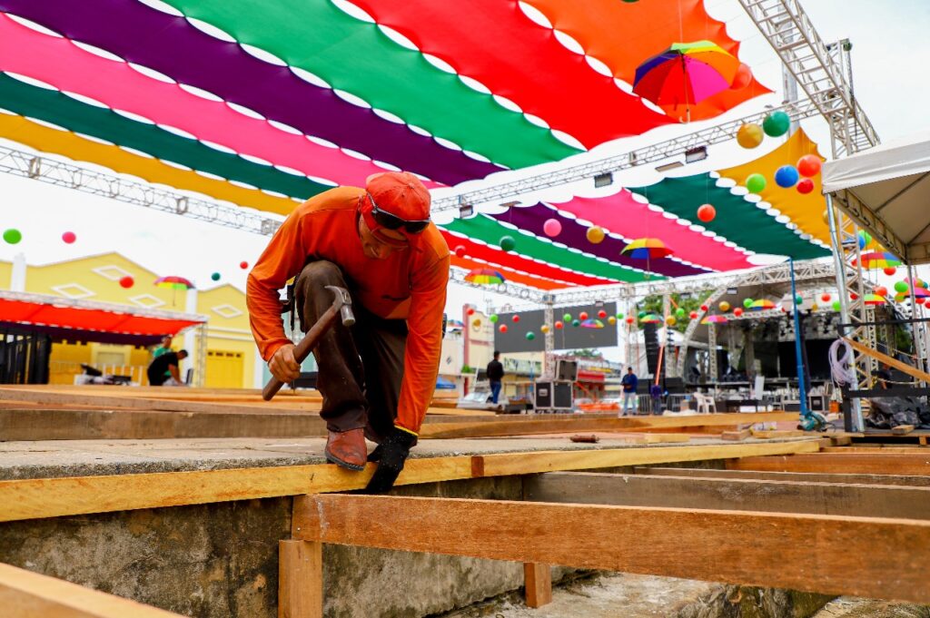 Veja os preparativos finais para o Carnaval da Família