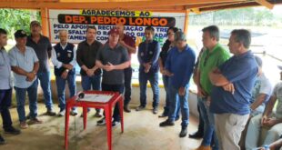 Longo destina emenda à recuperação do asfalto do Ramal do Granada e recebe agradecimento da população