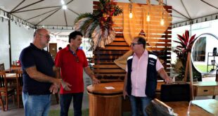 Moveleiros comemoram sucesso da feira ‘Arte da Floresta’ em Cruzeiro do Sul