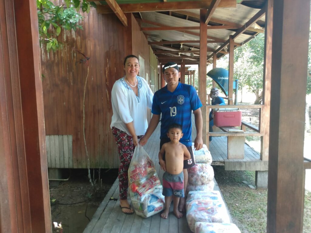Comunidade do Parque Estadual Chandless recebe apoio humanitário no pós-cheia