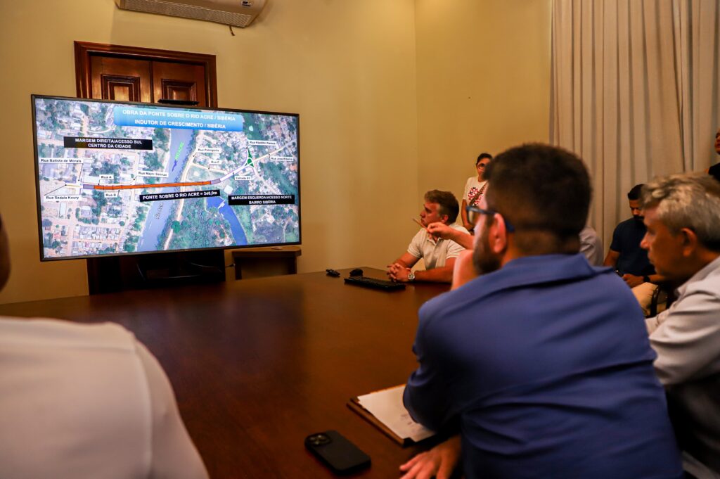 Gladson articula projetos de infraestrutura em encontros com prefeitos 