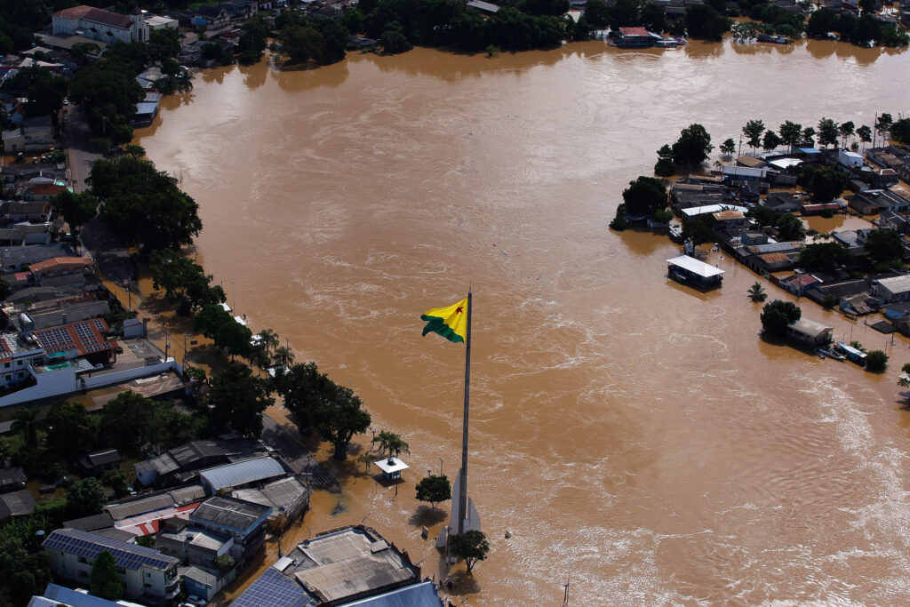 Rio Acre registra a terceira maior enchente na capital
