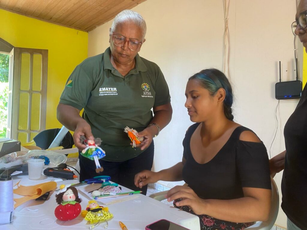 Emater promove curso de artesanato no Polo Benfica
