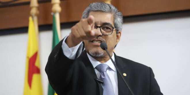 Edvaldo defende audiência pública para discutir piso nacional do magistério, reestruturação da tabela do PCCR