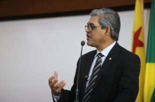 Edvaldo Magalhães chama a atenção para os conflitos agrários em Feijó e Tarauacá ligados à exploração de créditos de carbono