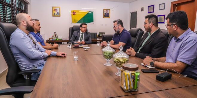 Gonzaga debate construção de parque tecnológico no Acre com Alan Rick e secretário Ricardo Brandão