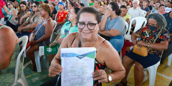 Governo do Acre entrega mais 500 títulos definitivos de propriedade em Rio Branco