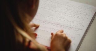 Serviço de atendimento do Procon na OCA oferece Código de Defesa do Consumidor em Braille