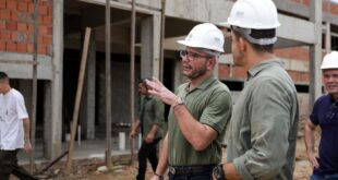 construção da Nova Maternidade recebe visita do governador Gladson Came