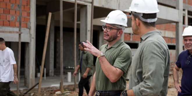 construção da Nova Maternidade recebe visita do governador Gladson Came