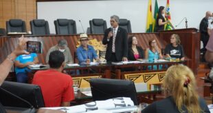 Professores e pessoal de apoio discutem PCCR e piso nacional do magistério em audiência proposta por Edvaldo Magalhães