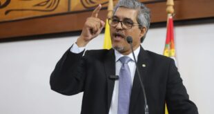 Edvaldo quer homenagear governador José Augusto de Araújo com estátua no hall da Aleac. José Augusto foi cassado pelo golpe militar de 64
