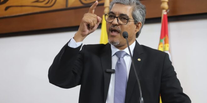 Edvaldo quer homenagear governador José Augusto de Araújo com estátua no hall da Aleac. José Augusto foi cassado pelo golpe militar de 64