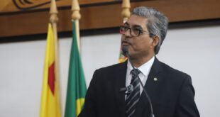 Edvaldo Magalhães denuncia que barqueiros que prestam serviços à Educação estão há três meses com salários atrasados