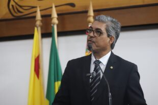 Edvaldo Magalhães denuncia que barqueiros que prestam serviços à Educação estão há três meses com salários atrasados
