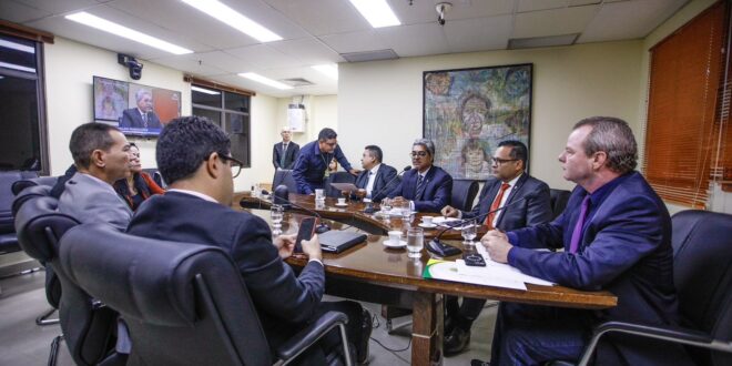 Ao votar favorável a projeto do TJAC, Edvaldo Magalhães defende reajuste para todos os servidores do Estado