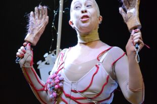 Companhia de Teatro leva espetáculo sobre Câncer de Mama para o Vale do Juruá, Tarauacá e Feijó