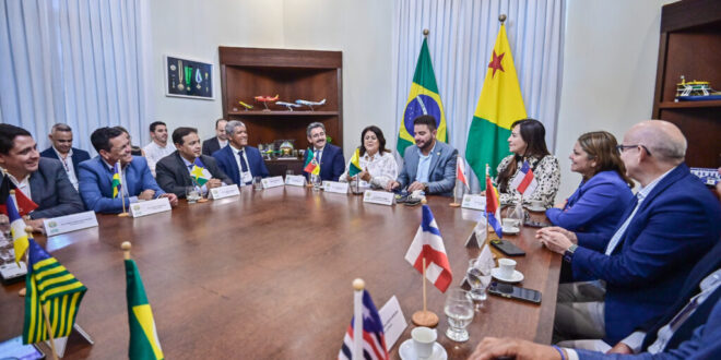 Gladson recebe presidentes dos conselhos regionais de Engenharia NO/NE para debater infraestrutura