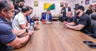 Gonzaga e Nicolau recebem atleta que representará o Acre na "Copa do Mundo" do fisiculturismo 