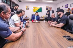 Gonzaga e Nicolau recebem atleta que representará o Acre na "Copa do Mundo" do fisiculturismo 