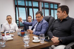 Presidente Gonzaga recebe visita do embaixador da IMBRICS+ Peru para estreitar relações comerciais entre os dois países