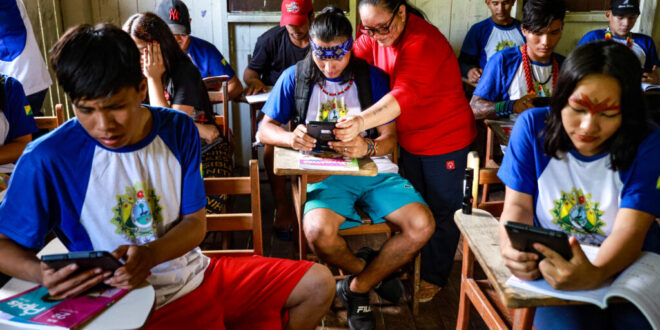 Escolas indígenas do Acre dispõem de tablets e internet