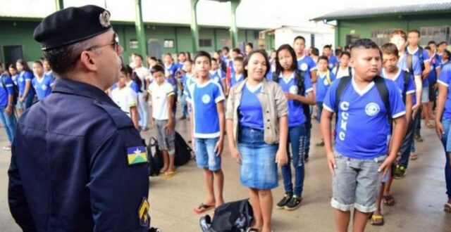 Se escolas cívico-militares fossem boas os ricos colocariam seus filhos para estudarem nelas