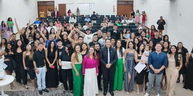 Alunos do Iepetec são diplomados