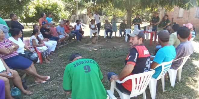Governo incentiva organização social de agricultores familiares da comunidade Iquiri