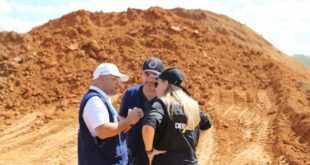 Deracre vistoria obras do Estado em Plácido de Castro