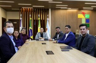Governador visita TCE e conhece projeto de reforma da sede do Tribunal