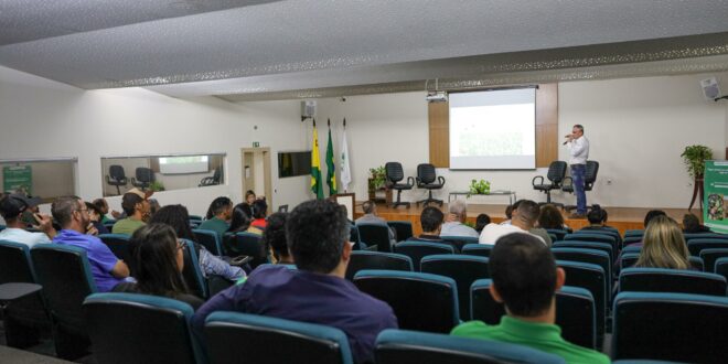 Governo realiza palestras sobre combate a ferrugem asiática da soja e ao mandarová