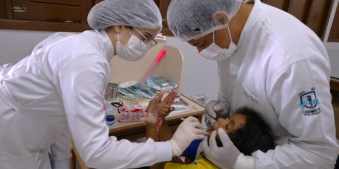 Governo realiza ação com estudantes da rede pública em alusão ao Dia D de Saúde Bucal