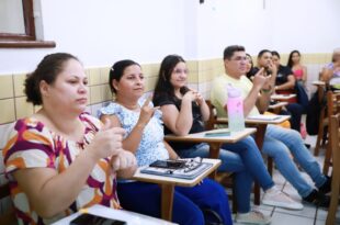 Educação oferece curso de Língua Brasileira de Sinais a professores da rede estadual