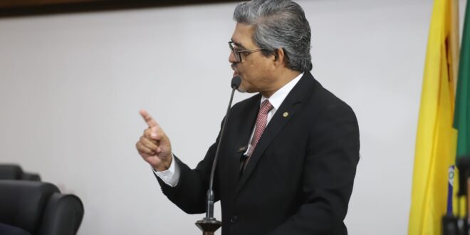 Edvaldo defende a imediata exoneração de investigados na Ptolomeu lotados na Aleac: “Quem defende esperar, defende que essa casa pegue fogo”