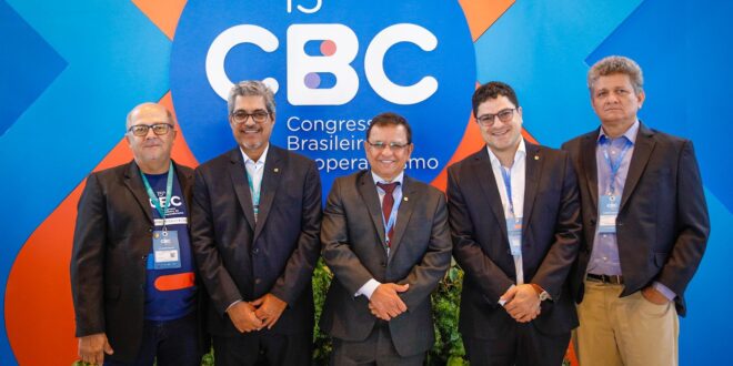 Presidente do Poder Legislativo, Luiz Gonzaga, participa do 15º Congresso Brasileiro do Cooperativismo