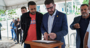 Governador assina ordem de serviço para obras em duas escolas e ginásio poliesportivo de Porto Walter