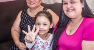 Após transplante de córnea, mãe volta a enxergar e realiza sonho de conhecer o rosto da filha