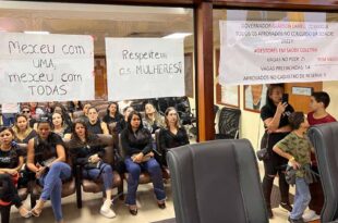 Policiais penais femininas protocolam denúncia contra presidente do Iapen