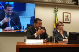 Cumprimento da legislação sobre estrutura de carreira da educação no Acre é apresentado na Câmara dos Deputados