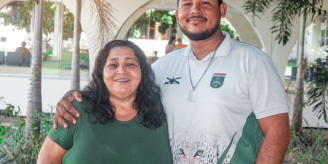 Paciente celebra volta da visão após transplante de córnea no Acre