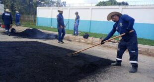 Governo auxilia prefeitura de Feijó na pavimentação das ruas da cidade