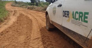 Deracre garantiu 270 km de melhorias nos ramais de acesso às escolas rurais da Transacreana em Rio Branco
