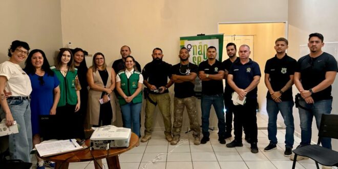 Secretaria da Mulher promove ação da campanha Não Se Cale aos servidores do Iapen