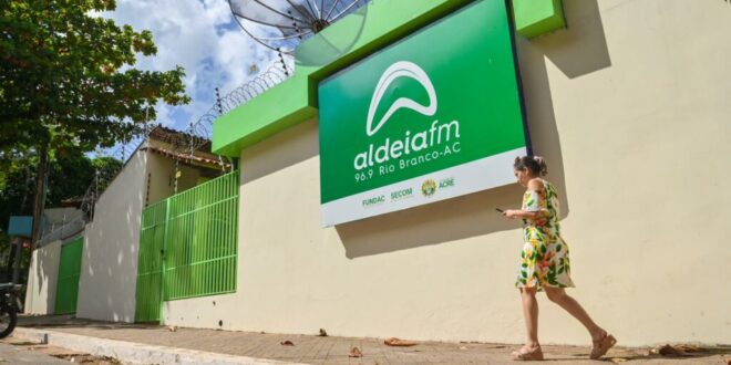 Rádio Aldeia FM completa 21 anos de história