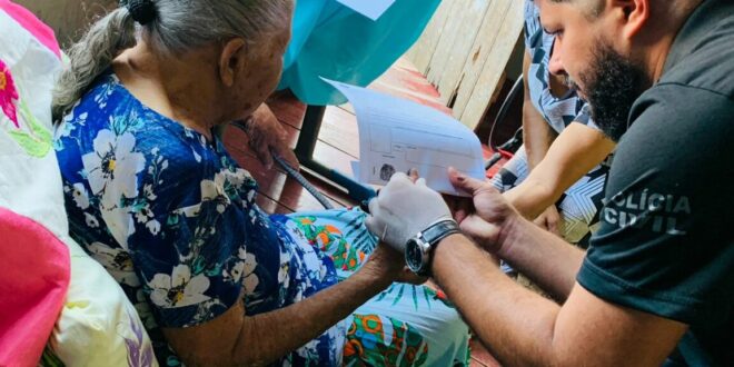 Em domicílio: PCAC vai à casa de idosa para emitir documento de identificação