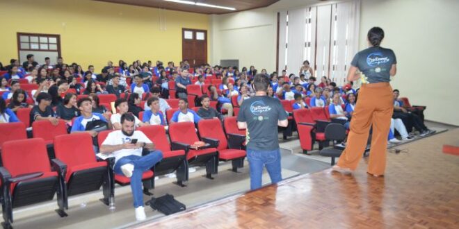 Educação realiza aulão do Pré-Enem Legal para alunos do 3º ano de Rio Branco