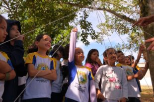 Estudantes de escola na APA comemoram Dia Nacional da Educação Ambiental com ações educativas