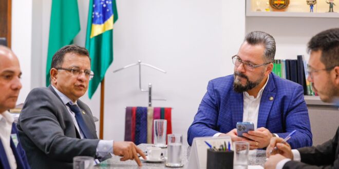 Gonzaga se reúne com Alan Rick para agilizar implantação de voos internacionais no Acre